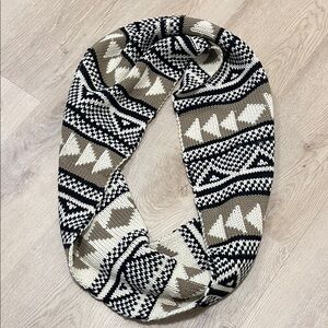 Geometric Patterned Knit Infinity Scarf